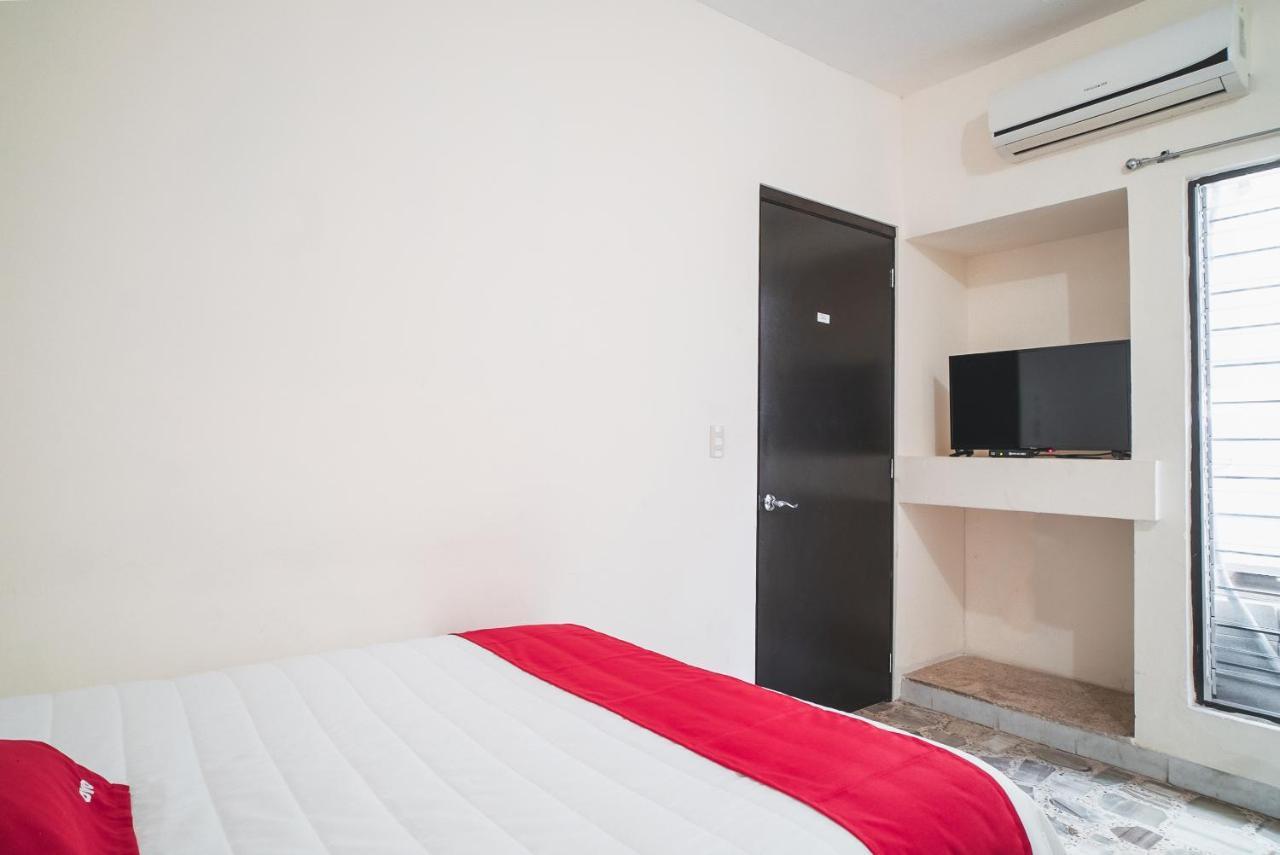 Oyo Hotel Home Express Тустла-Ґутьєррес Екстер'єр фото